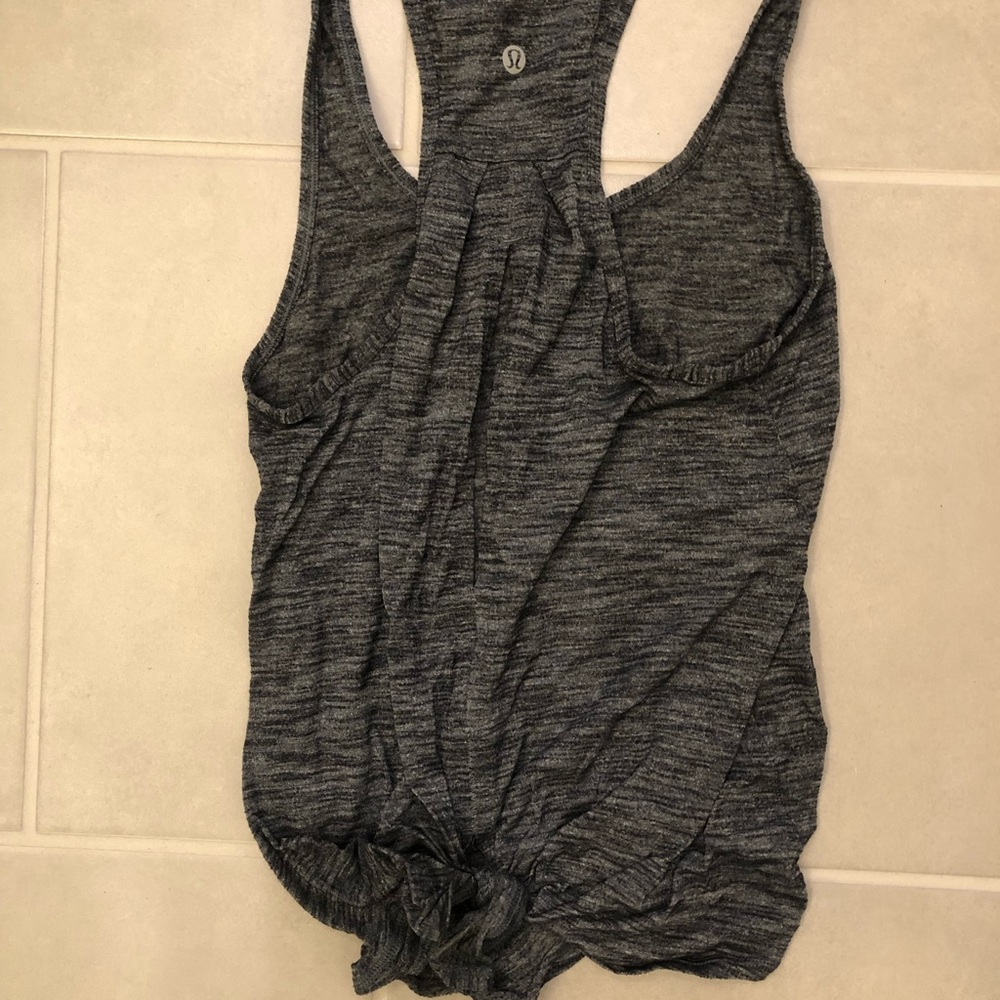 Lululemon charcoal top